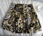 楹 ~ 全新 正品 iROO 花卉 花苞裙 size: 38