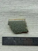 【藏家級標本】小梅窯 黑胎龍泉 釉水好 開片紋明顯 龍泉窯 龍泉青瓷 藏家級標本 宋 研究 收藏 瓷片 標本
