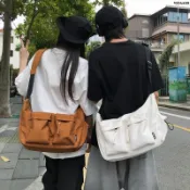 【美式】尼龍布餃子包 斜挎包 男女同款 百搭 休閒 輕便 運動風 單肩托特包 斜跨包 餃子包 美式