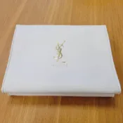 YSL LOGO 三角形大化妝包 咖啡色 象牙白 白色 黑色 YSL 聖羅蘭 皮革 化妝包 收納包 盥洗包