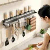 昊鑫家居 免運 浴室用品 廚房免打孔刀具置物架多功能家用刀架收納架子折疊毛巾掛桿壁掛式工廠現貨直銷 售後保障 全館免運 5h1225
