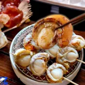 【537生鮮水產】現貨799免運 生食級帆立貝肉 (1kg/包) 日本北海道 帶卵帶唇扇貝肉 熟凍扇貝肉 帶卵帶唇扇貝肉
