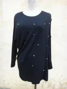 楹 ~ 全新 正品 傅子菁 10 SEASONS 黑色鉚釘 挖袖 不規則上衣 size: M