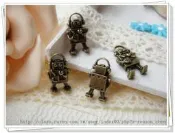 ☆荳荳龍~DIY手作黏土☆zakka小物/古銅立體機器人/17mm*10mm/一份4個10元(DB063)
