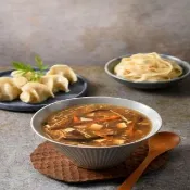 【餃子樂】經典湯餃組合-水餃x1包+酸辣湯x1包 (高麗菜/韭菜任選)