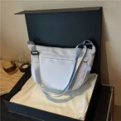 Bag House👜 新款ins大容量餃子包女輕便休閒百搭上課斜挎包純色通懃單肩