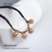 Aurora.acc｜蕾婭 金屬 皮繩項鍊 鎖骨項鍊｜奧蘿菈飾品｜附 耳扣 收納袋 擦拭布｜金屬球 小紅書 歐美 耳堵