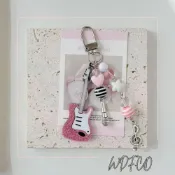 (店+)WDF.CO現貨｜2026韓國MIU風粉色小提琴吊飾掛件│y2k星星音符│門扣掛扣│包包吊飾｜鑰匙圈配飾｜ins可愛小物