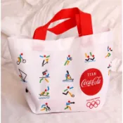 【日雜潮品】【台灣現貨】可口可樂 Coca Cola 冬季奧運紀念款 便當袋 購物袋 環保袋 手提袋