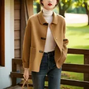 (店+)【ROCU 若初】純色短款單排釦雙口袋長袖毛呢大衣女外套-駝色-38635(M-2XL可選)