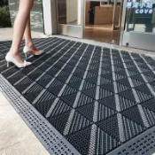 港灣小站 【三合一防滑】地墊 門口腳墊 入戶門地墊 除塵墊 防滑墊 商用塑膠地墊 酒店大門口腳墊 商場入口墊 耐髒易清洗 刮泥除塵 室外防滑