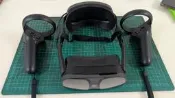 HTC Vive XR Elite 只有主機跟兩隻控制器