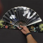 ⚡新品 五雷精鋼扇子龍泉手工淬火全金屬扇骨絹布扇面折扇霸氣中國風擺件