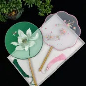 協貿國際日用品生活1館 刺繡團扇中國風古典古裝漢服旗袍古風長柄流蘇仙鶴蓮花八瓣圓扇子