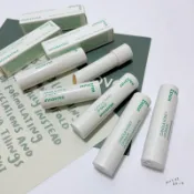 現貨 innisfree 油菜花蜜護唇膏 有機花漾唇膏 護唇膏 Q彈潤彩護唇膏  潤光炫彩護脣膏 蜂蜜 保濕 護唇膏