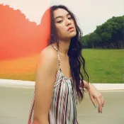 不可退換 /落地吊帶露背洋裝(女) - 彩條印花