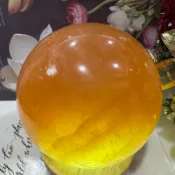 直徑11.7公分❤️天然黃冰晶球39號 2223公克❤️（A)酒黃✨送禮收藏 不是黃水晶球❌是黃冰晶球 A1200