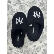 僅試穿 韓國帶回洋基MLB  捲捲毛室內/室外拖鞋 黑色 咖啡色 尺寸24cm