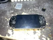 高雄 小港區 桂林 - 2手 SONY 索尼 PS VITA PCH-1107 遊戲主機 WiFi+3G 8成新 出售 