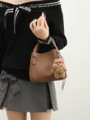 全球選品1館 生活百貨 UR復古小眾菜籃子包女2025新款時尚手提水桶包通勤百搭單肩斜後背包