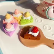 【コロkoro】｛無釘/有釘款｝奶酪芝士食玩草莓蛋糕diy奶油膠手機殼微型擺件手工材料樹脂配件
