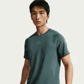 Nike 男款 Pro Training Dri-FIT 短袖 訓練 上衣 運動 訓練衣服 藍綠色 HV0410 382