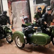 迷你單車模型 仿真模型 三輪車微縮玩具邊三輪摩托車1/18塑料 收藏擺件場景 沒有人偶需自行搭配無包裝