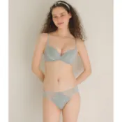 OMBeauty| 日本 PEACH JOHN 集中托高 成套內衣 豐滿美胸 穩定感 蕾絲 可愛 溫柔甜美風