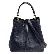 【Louis Vuitton 路易威登】M45256經典Neonoe MM系列Empreinte皮革束口斜背/肩背水桶包(黑色)
