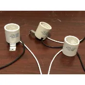 【勁來買】E27瓷燈頭 附線 附L型、ㄇ型鐵片 陶瓷燈頭 鐵片底座 適用於一般 E27螺旋 麗晶 LED 燈泡