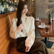 零國界 甜美蕾絲花邊立領襯衫(預購)vic005447