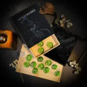 ✨藏物玩家✨13 片盧恩琉璃符文石 女巫 Runes 銘文符號玻璃雕刻擺件 冥想淨化能量手作道具