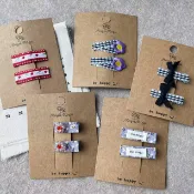 喜挖2店 【此商品為2入組】mogu家新款黑白格子學院風絲帶蝴蝶結髮夾串珠花朵鴨夾兒童BB夾