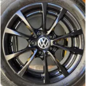 中古古BMW 16吋原廠鋁圈含胎 福斯 VW T5 T6 五孔120 7j et31 一組四個含胎16800元，無傷