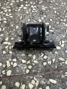 三菱 MITSUBISHI  GRUNDER 酷蘭德  引擎腳   右前 中古 二手 請看商品說明