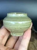 代～龍泉窯青瓷弦紋水盂 大開門 包老保真 文房雅器，器型規整，發色優秀， 尺寸適中，上手把玩，瑕瑜不掩， 【時