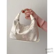 夯貨上新🔥國風絲綢刺繡旗袍包包女2025新款夏季斜挎餃子包古風新中式手提包wbfc