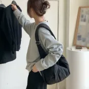 喜挖2店 韓版單肩包休閒文藝時髦簡約純色餃子包2026春款