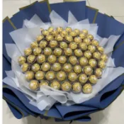 畢業季提早4週來告知台灣製作66顆 金莎花束 99顆金莎花束 金莎巧克力花束 情人節花束 52顆金莎花束畢業花束零食花束