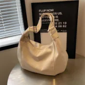 【簡約外出學生】日式簡約帆布斜挎包 潮牌單肩隨身小背包 學生高街款餃子包 流行手提外出包包男女