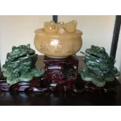 ★晶吉利★青玉三腳咬錢蟾蜍+黃玉聚寶盆開運組★~財源廣進大吉大利~(有附白水晶滾石及官帽底座)