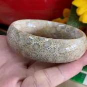 天然珊瑚玉18圍55.8mm小花，台灣現貨 菊花玉發財玉手環手鐲