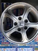 中古15吋喜美八代原廠鋁合金鋼圈帶走價一顆1000元鋼圈保證絕無變形(該組鋼圈只有剩下兩顆也可以單顆拆賣也可以)
