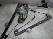 寶馬 BMW 7系列 E38(右前)  電動窗 昇降機 升降機  附馬達 BMW 原廠原車拆下 (插頭)產品說明