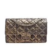 【CHANEL 香奈兒】經典2.55系列古銅黑金蛇皮紋轉釦肩背/斜背包(展示品-古銅黑金37586-GOLD)