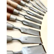 (店+)日本角利 赤樫柄 洋鑿 日本製 平鑿 木工鑿 木工 木作 木榫 打榫 榫接 鑿 鑿刀 打鑿 DIY 倉禾工具