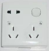 6號 220V插座盒,小字形八字形*2+平行=O型*1,3插座,帶開關,10A,大陸 澳洲 220V通用款