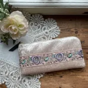 Pinkoi 代購 - 印度刺繡緞帶 L 型拉鍊長夾 (灰粉色系 壓克力絲絨 II)