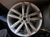 阿傑 原廠鋁圈 17吋 5孔100 5/100 VW 福斯 POLO 2G0601025J 有1個不含胎一個1900