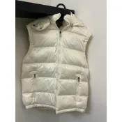 Moncler 蒙口白色皮標連帽羽絨背心 3號